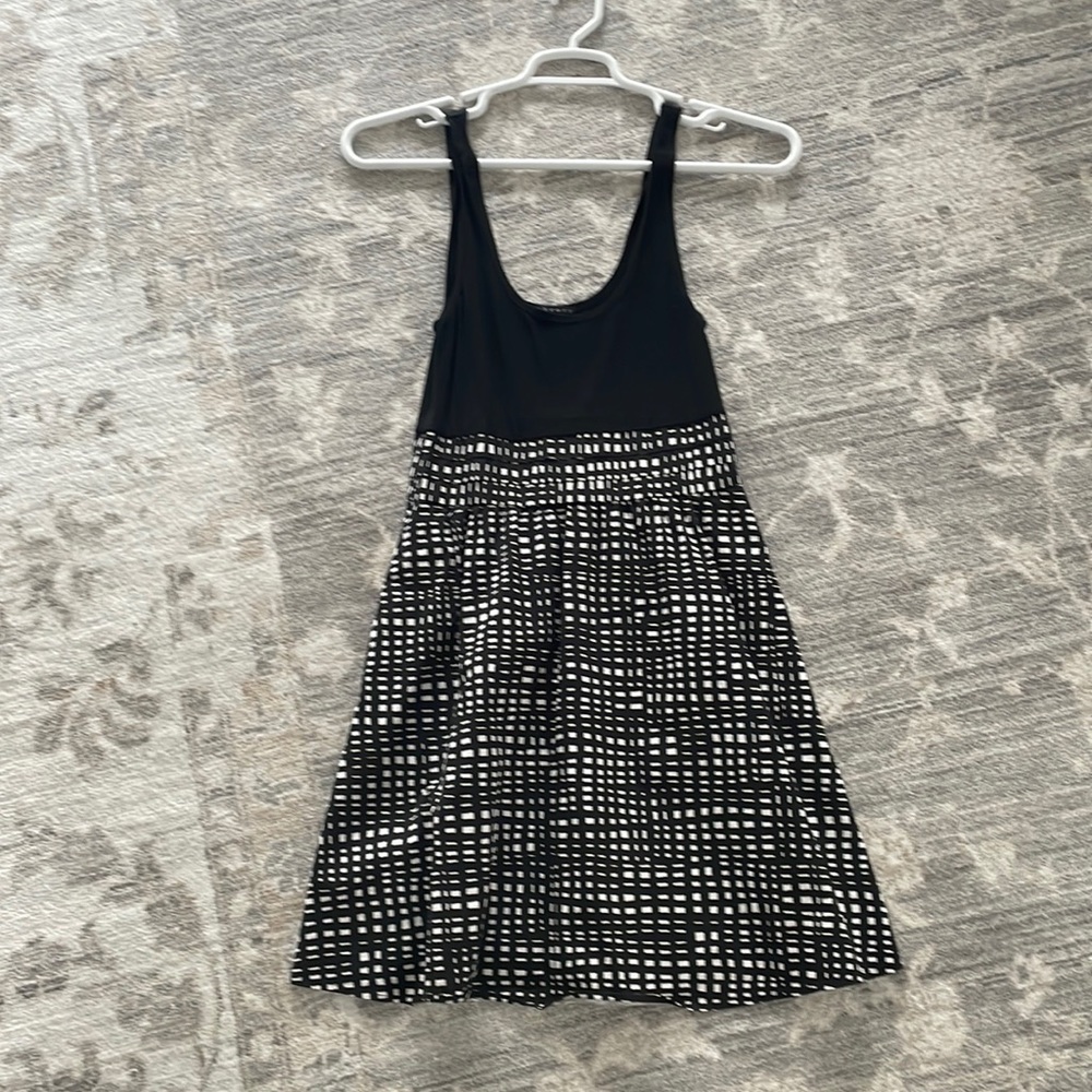 Theory black and white dress